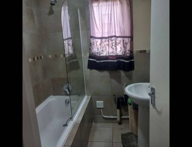 3 BEDROOM HOUSE TO LET IN KOSMOSDAL